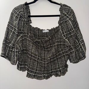 Arizona Jean Company Black and White Smocked Crop Blouse